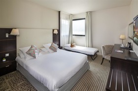 Mercure Aix-en-Prov. La Duranne Gare