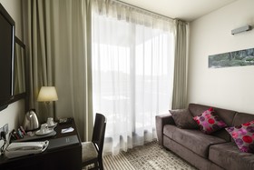 Mercure Aix-en-Prov. La Duranne Gare