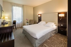 Mercure Aix-en-Prov. La Duranne Gare