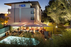 Mercure Aix-en-Prov. La Duranne Gare