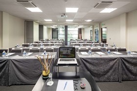 Mercure Aix-en-Prov. La Duranne Gare