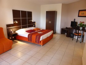 The Originals City Hotel Cote Sud Marseille East