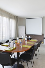 First Inn Hotel