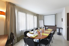 First Inn Hotel
