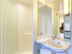 First Inn Hotel