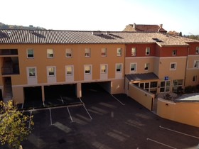 First Inn Hotel