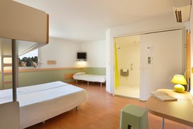 First Inn Hotel