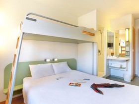 First Inn Hotel