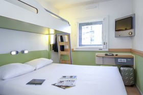 First Inn Hotel