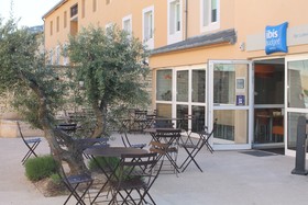 First Inn Hotel