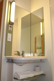 First Inn Hotel