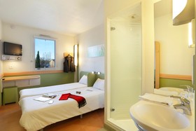 First Inn Hotel