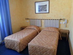 Brit Hotel Acacias
