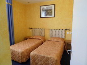 Brit Hotel Acacias