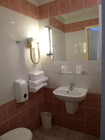 Brit Hotel Acacias