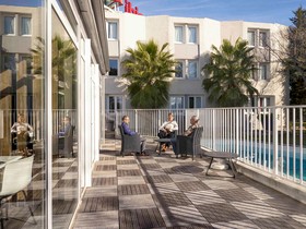 ibis Arles