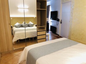 A l'ombre du Palais