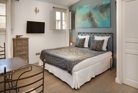 Aux Augustins