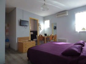Court Inn Suites