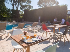 ibis Avignon Sud