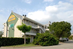 Hotel initial Bollène by balladins