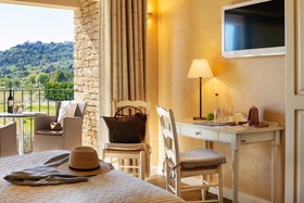 Carcarille Hotel & Restaurant