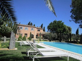Le Clos Des Cypres