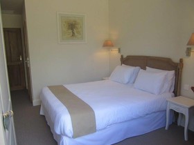 Le Clos Des Cypres