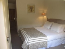 Le Clos Des Cypres
