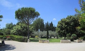 Le Clos Des Cypres