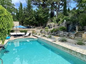 Aux Oiseaux De Provence