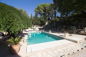Aux Oiseaux De Provence