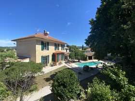 Aux Oiseaux De Provence