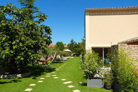 Au Murmure De La Sorgue