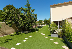 Au Murmure De La Sorgue