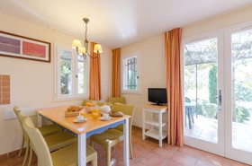 Pierre & Vacances Village Pont Royal en Provence