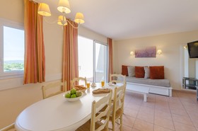 Pierre & Vacances Village Pont Royal en Provence