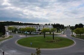 KOSY Appart'Hôtels - Campus Del Sol Esplanade
