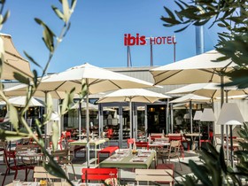 Hôtel ibis Orange Centre Échangeur A7 A9