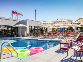 Hôtel ibis Orange Centre Échangeur A7 A9