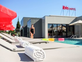 Hôtel ibis Orange Centre Échangeur A7 A9
