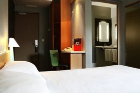 Hôtel ibis Orange Centre Échangeur A7 A9