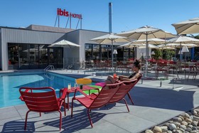Hôtel ibis Orange Centre Échangeur A7 A9