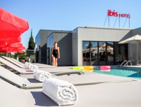 Hôtel ibis Orange Centre Échangeur A7 A9