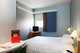 Hôtel ibis Orange Centre Échangeur A7 A9