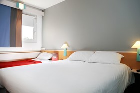 Hôtel ibis Orange Centre Échangeur A7 A9