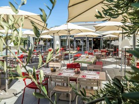 Hôtel ibis Orange Centre Échangeur A7 A9