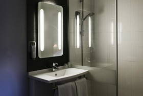 Hôtel ibis Orange Centre Échangeur A7 A9