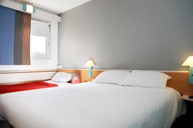 Hôtel ibis Orange Centre Échangeur A7 A9