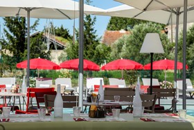 Hôtel ibis Orange Centre Échangeur A7 A9